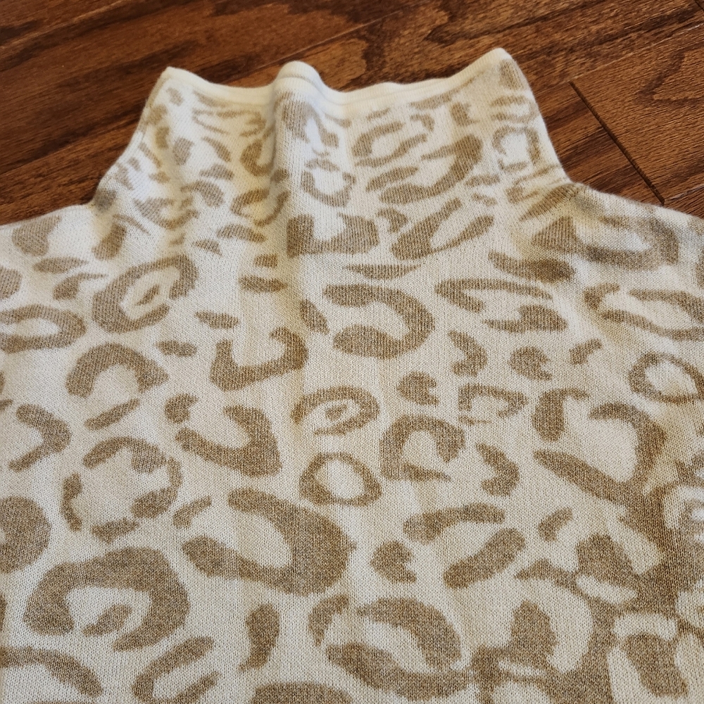 J. Mclaughlin Brown Beige Cheetah Print Mock Neck Sweater Size‎ Small - Picture 5 of 6